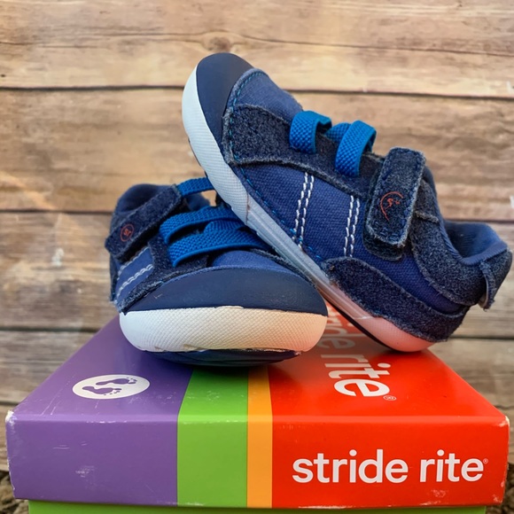 stride rite tennis shoes